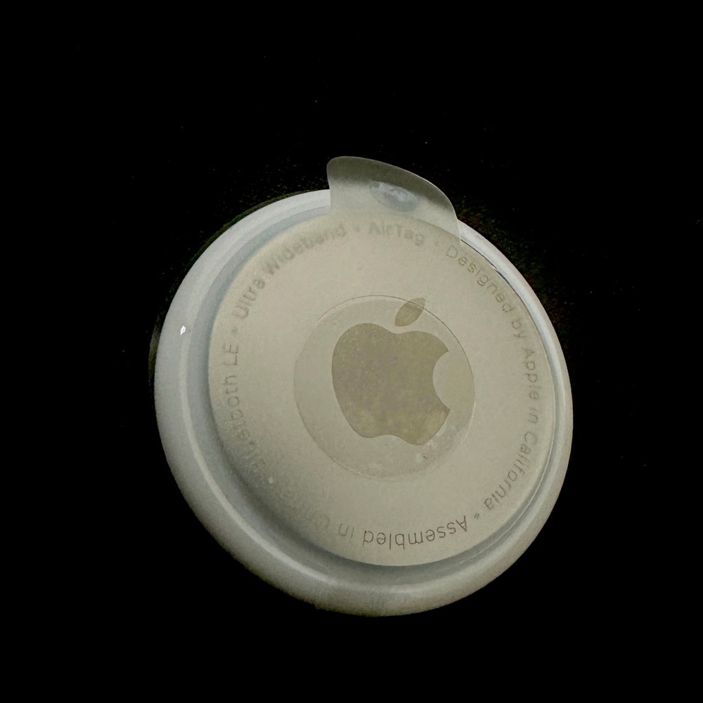 New AirTag without box